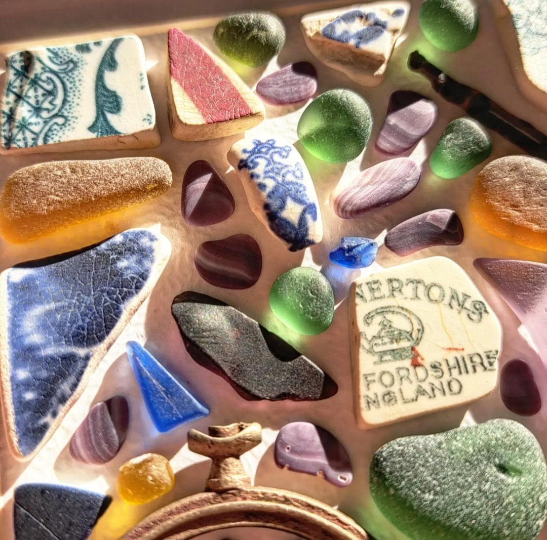 The Curious Hour of Wonderland 🍄✨️ - Sea Treasure Frame